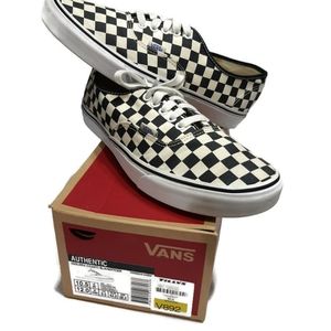 Van's size 10.5 blk/white checkered lace up shoes